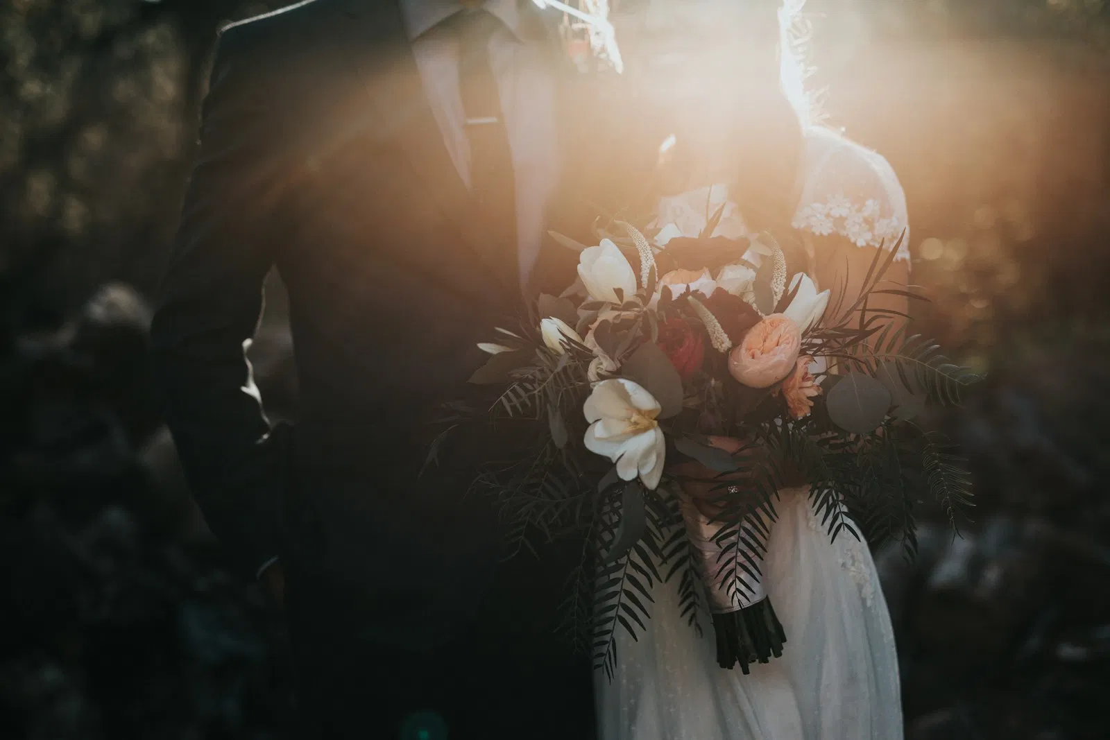 Pop-Up Wedding vs. Traditional Elopement in Wisconsin: Which Love Story Is Yours?